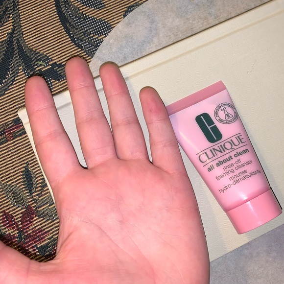 CLINIQUE FOAMING FACIAL CLEANSER 30 ML (travel) - Picture 5 of 5